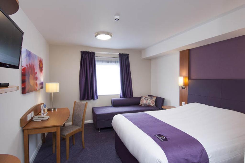 Premier Inn Stratford Upon Avon Waterways 客房 照片