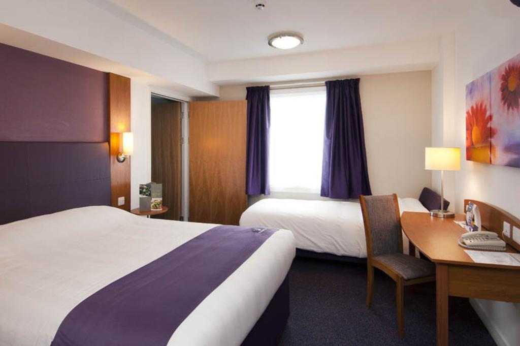 Premier Inn Stratford Upon Avon Waterways 客房 照片