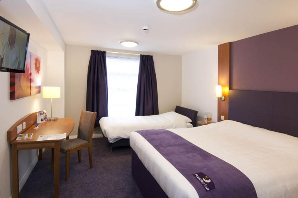 Premier Inn Stratford Upon Avon Waterways 客房 照片